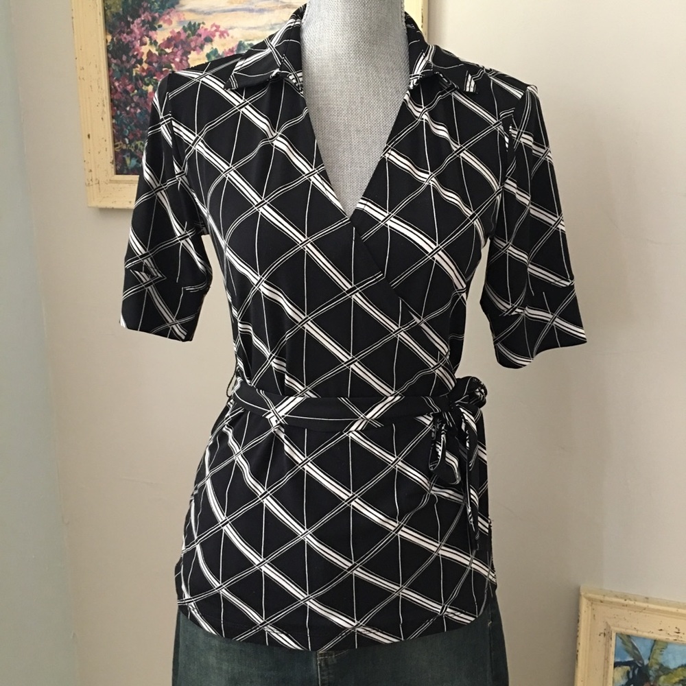 ⭐️ Stretch Faux Wrap Top with Side ties and collar